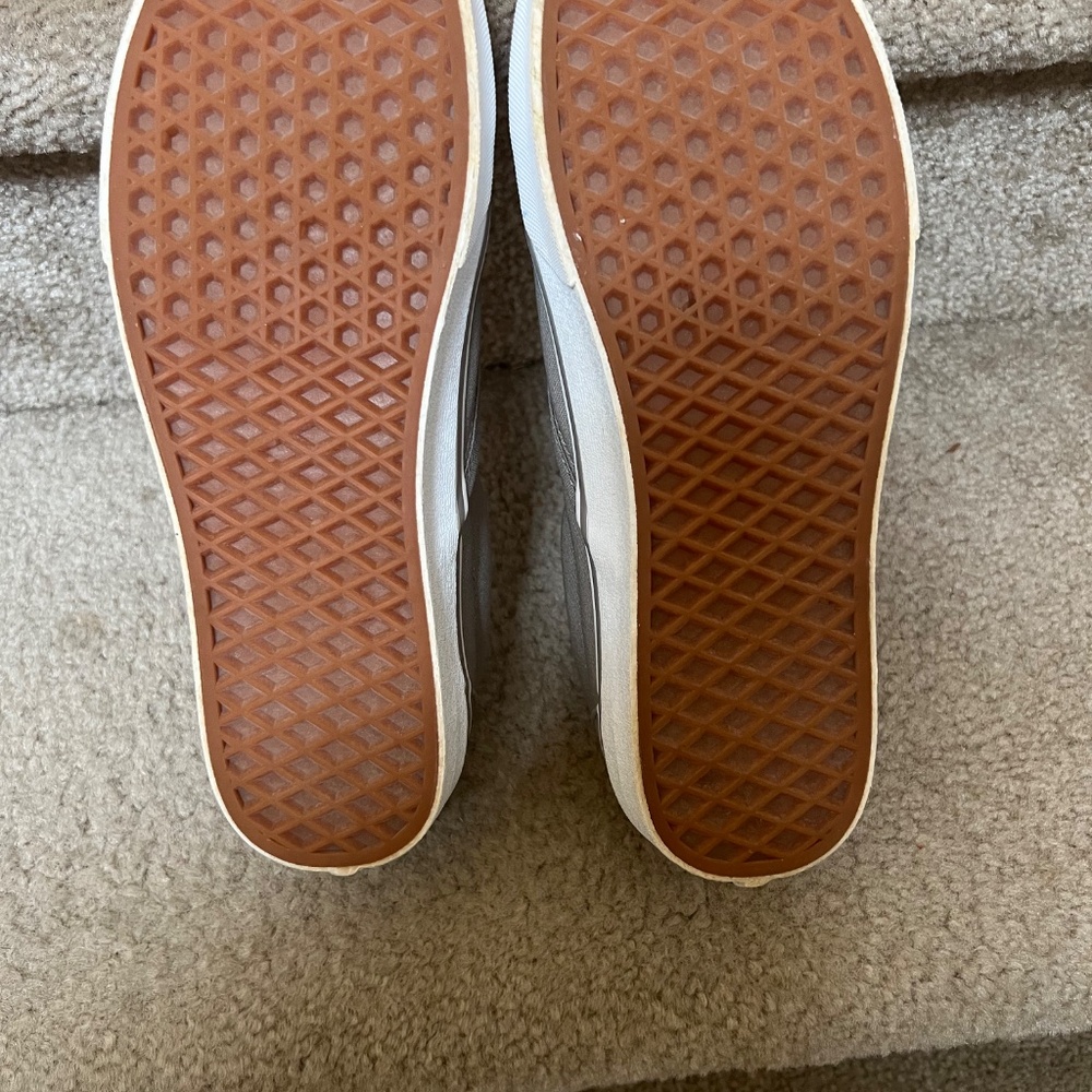Vans - Picture 2 of 2